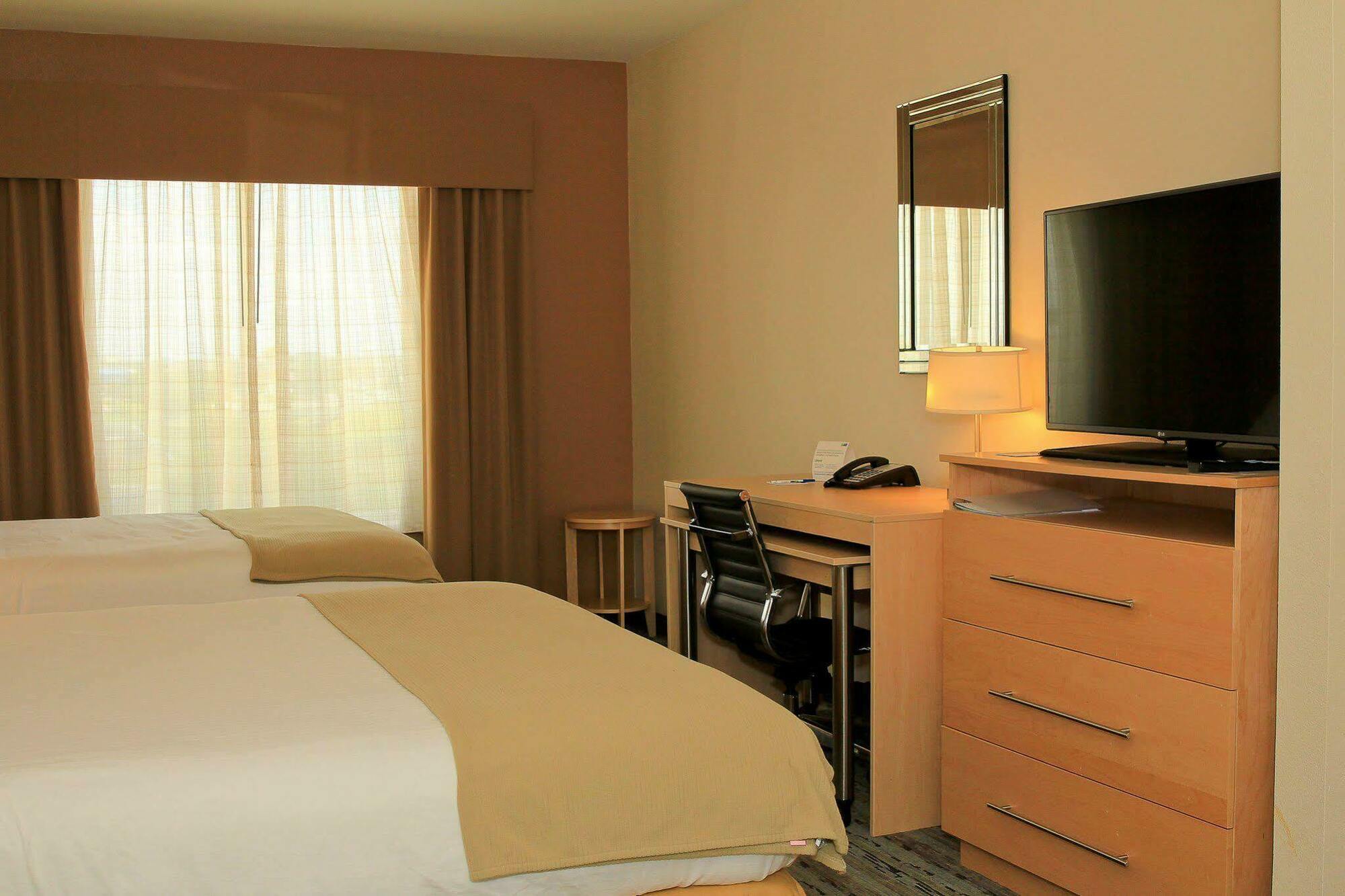 Holiday Inn Express & Suites San Antonio Brooks City Base, An Ihg Hotel Kültér fotó